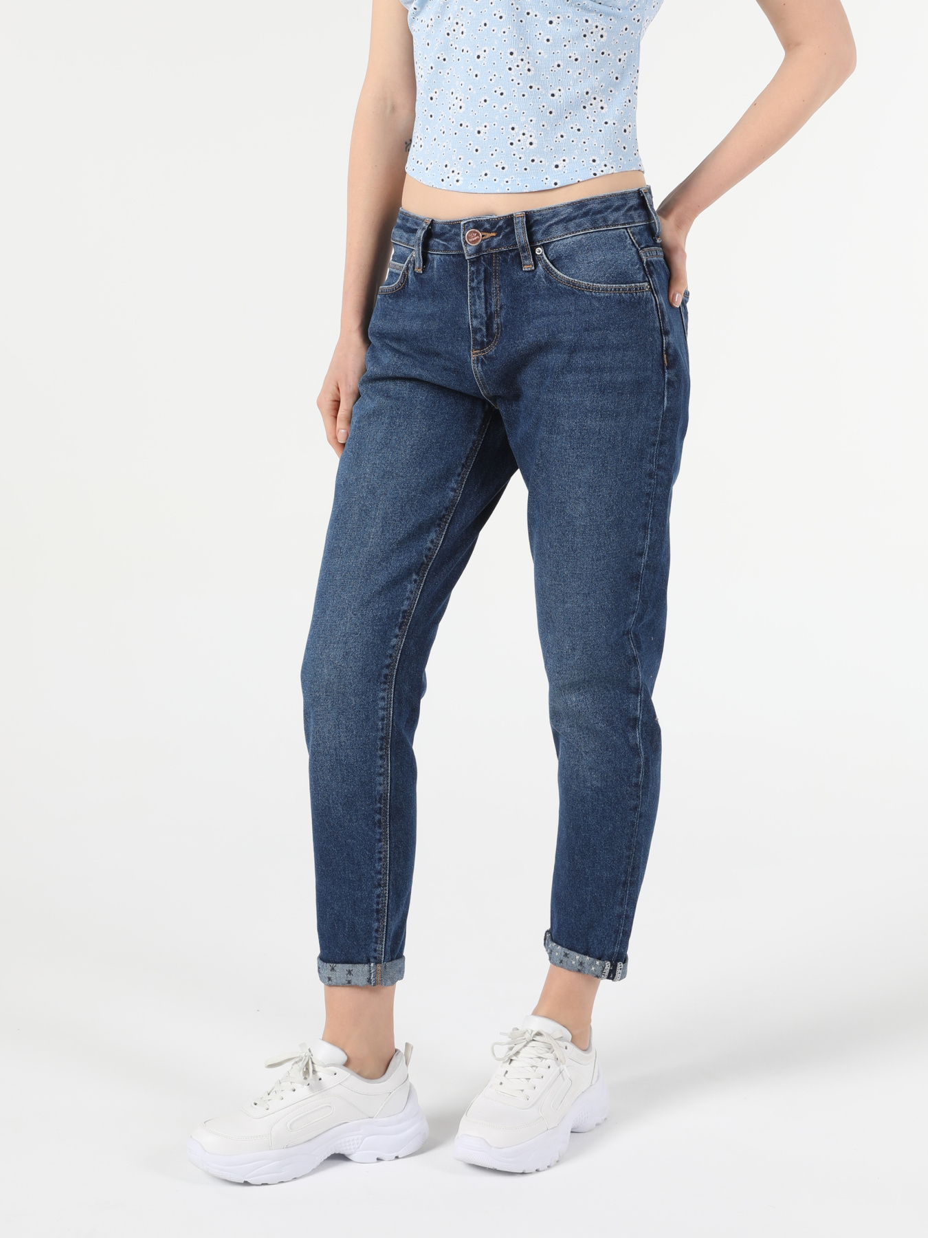 Бойфренды Colin’s модель CL1054607_Q1.V1_DN05801 Фото