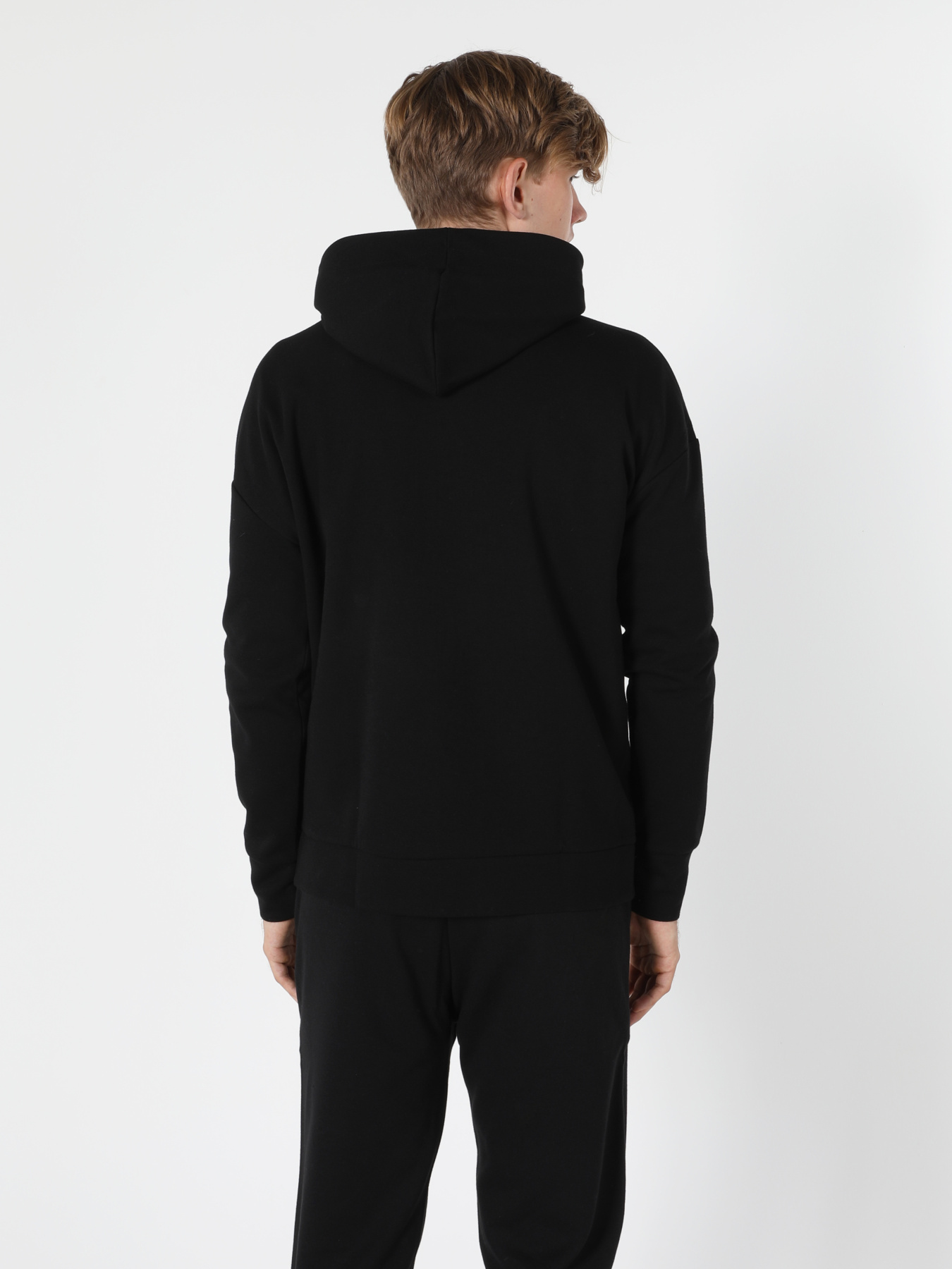 Кофты и свитера Colin’s модель CL1054842_Q1.V1_BLK Фото