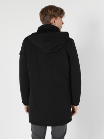 Куртки и дубленки Colin’s модель CL1054812_Q1.V1_BLK Фото