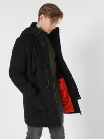 Куртки и дубленки Colin’s модель CL1054812_Q1.V1_BLK Фото