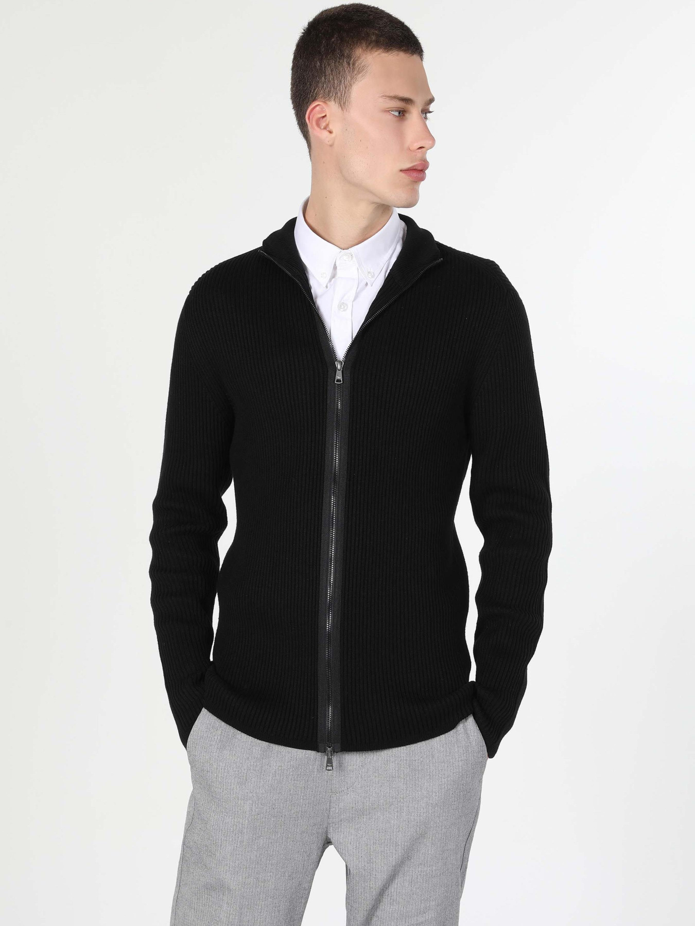 Кофты и свитера Colin’s модель CL1055784_Q1.V1_BLK Фото