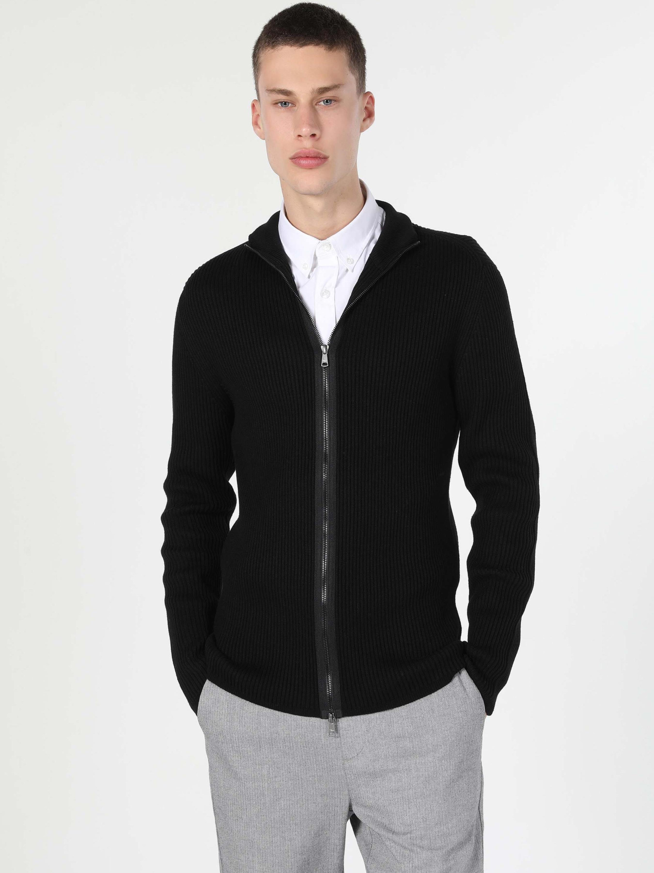 Кофты и свитера Colin’s модель CL1055784_Q1.V1_BLK Фото