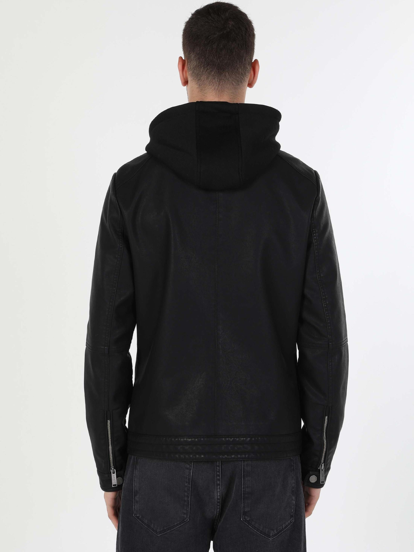 Куртки и дубленки Colin’s модель CL1054817_Q1.V1_BLK Фото