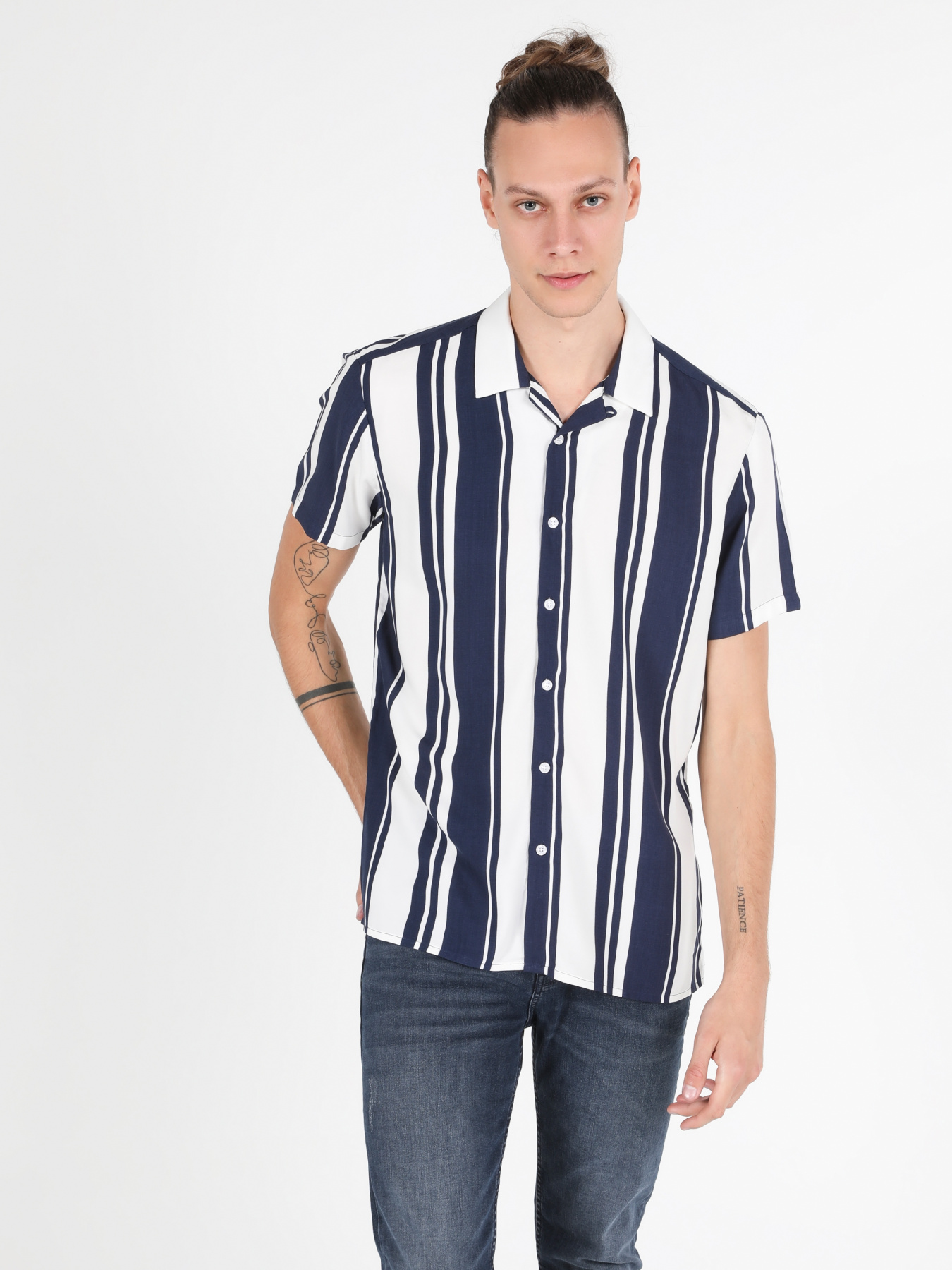 Сорочки Colin’s модель CL1049318_Q1.V1_NAV Сорочки Colin’s модель CL1049318_Q1.V1_NAV Фото