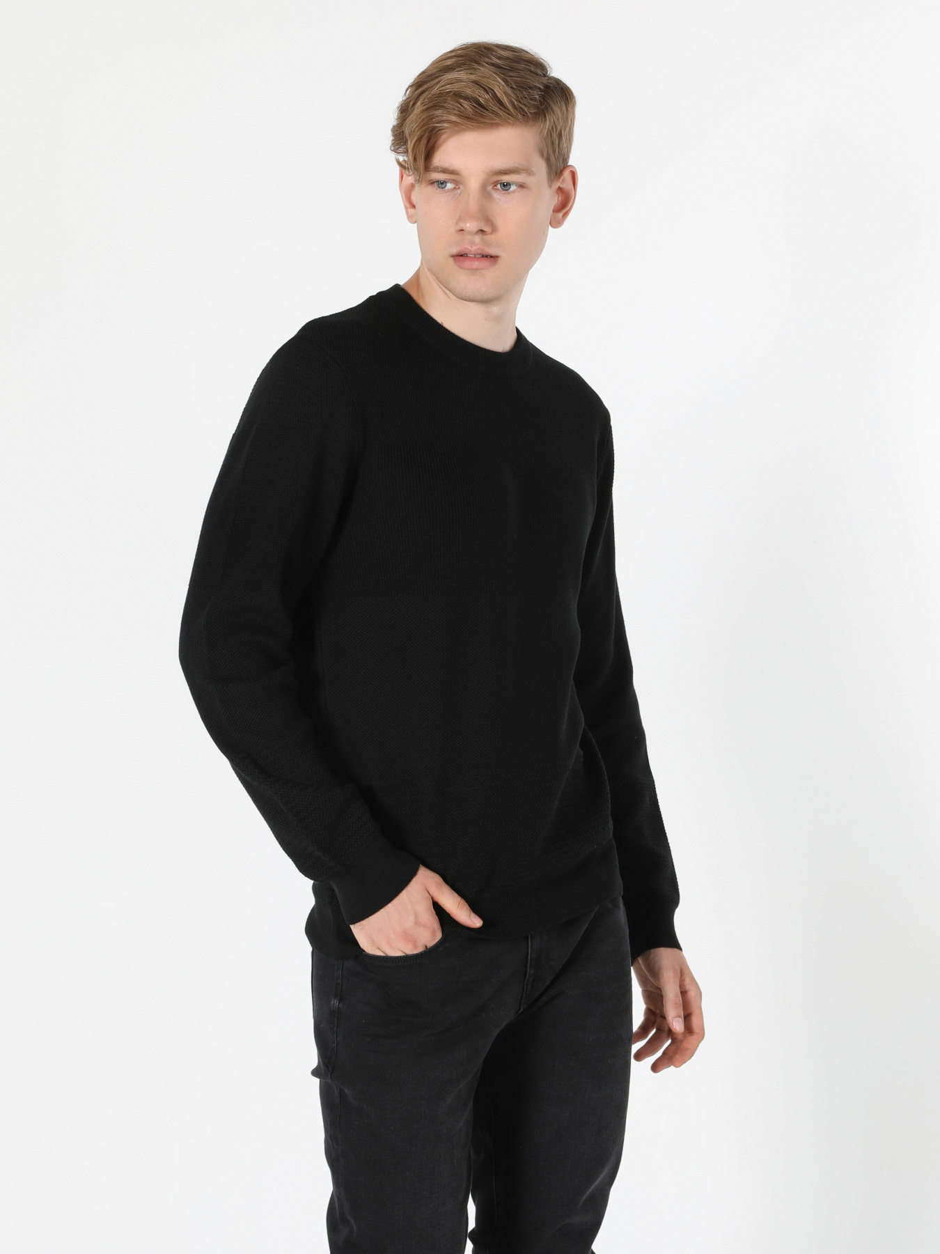 Кофты и свитера Colin’s модель CL1056032_Q1.V1_BLK Фото