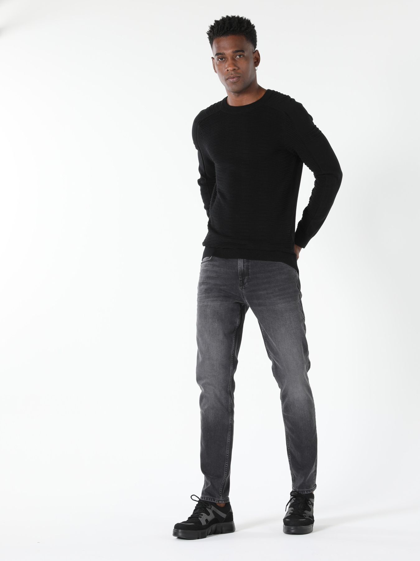 Кофты и свитера Colin’s модель CL1056364_Q1.v1_BLK Фото