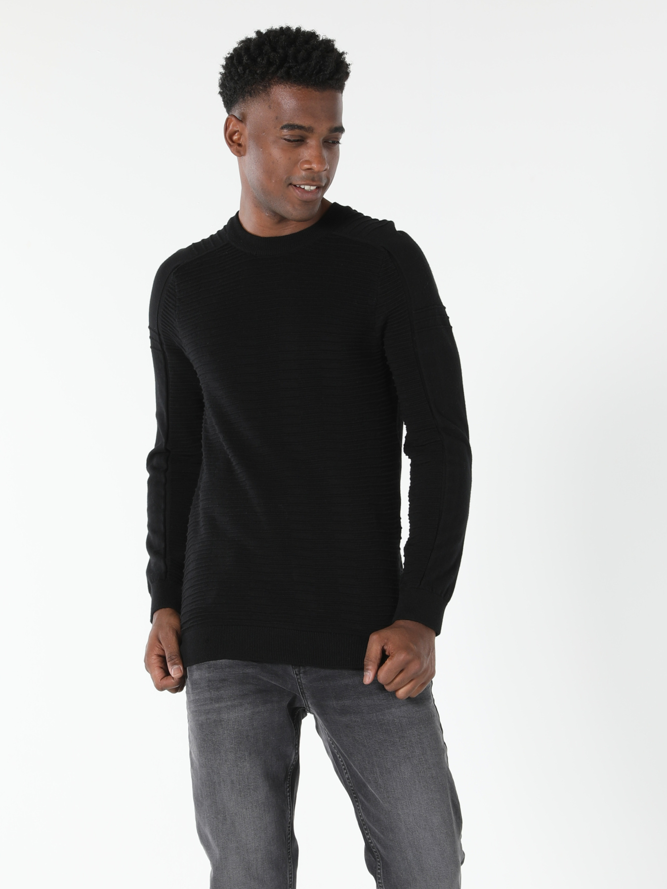 Кофты и свитера Colin’s модель CL1056364_Q1.v1_BLK Фото