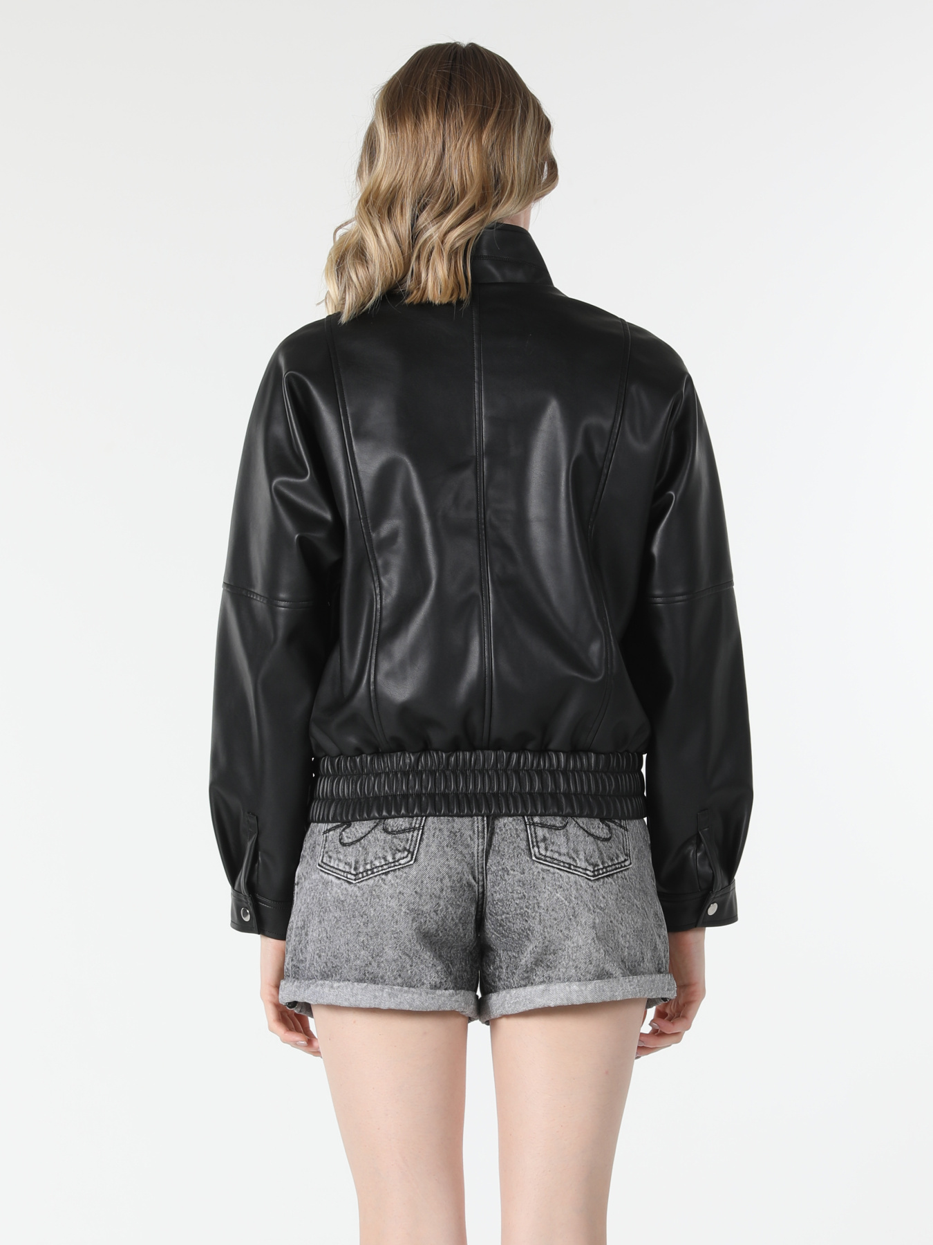 Куртки и дубленки Colin’s модель CL1057279_Q1.V1_BLK Фото