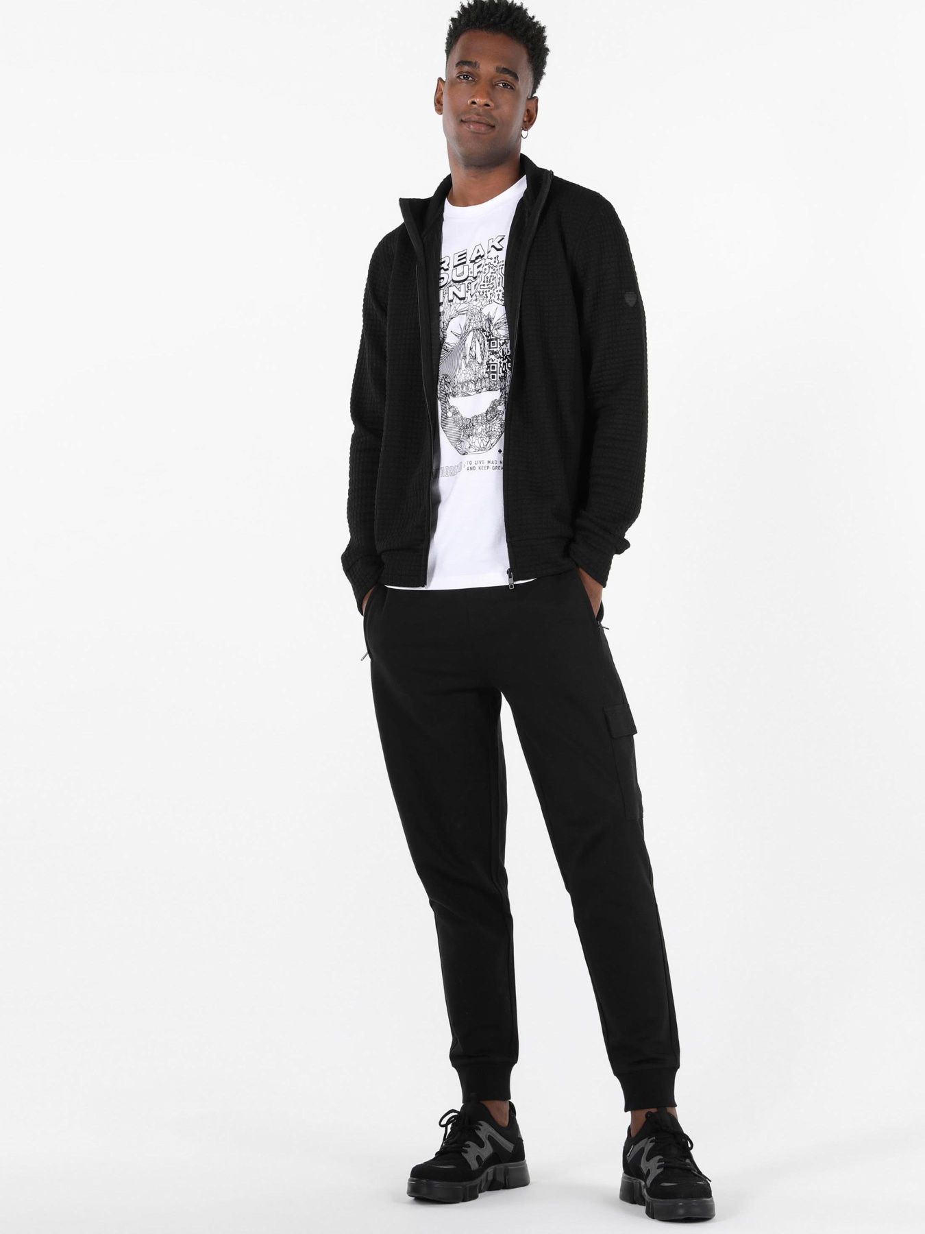 Худи и свитшоты Colin’s модель CL1057269_Q1.V1_BLK Фото