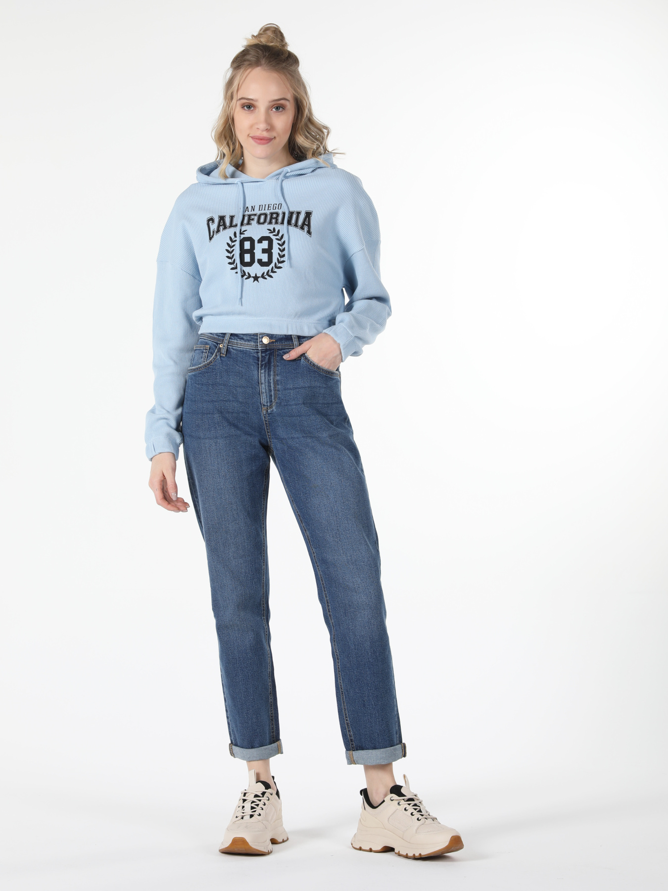 Худи и свитшоты Colin’s модель CL1057369_Q1.V1_BLE Фото