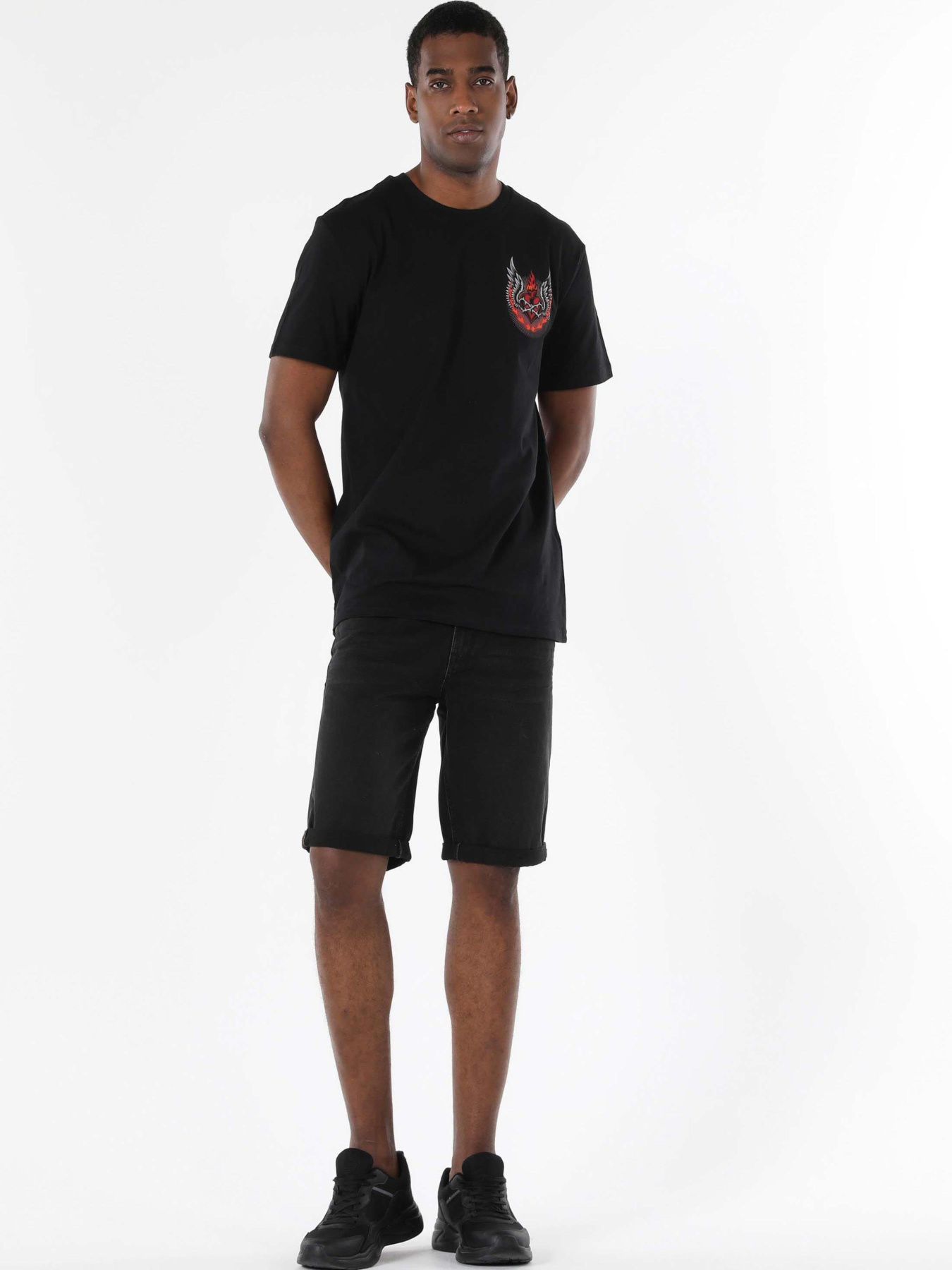 Футболки і поло Colin’s модель CL1057014_Q1.V1_BLK Футболки і поло Colin’s модель CL1057014_Q1.V1_BLK Фото