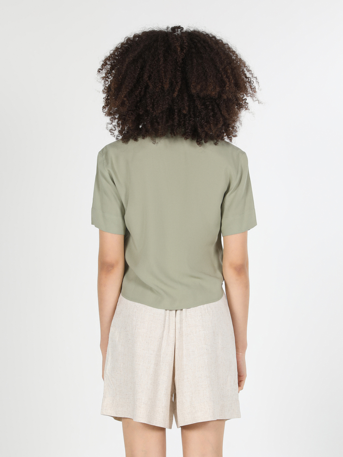 Рубашки Colin’s модель CL1059362_Q1.V1_OLV Фото