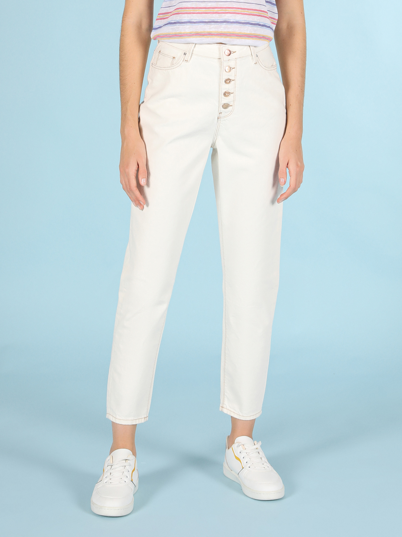 Джинсы мом Colin’s модель CL1059322_Q1.V1_DN41996 Фото