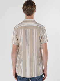 Рубашки Colin’s модель CL1059259_Q1.V1_BEI Рубашки Colin’s модель CL1059259_Q1.V1_BEI Фото