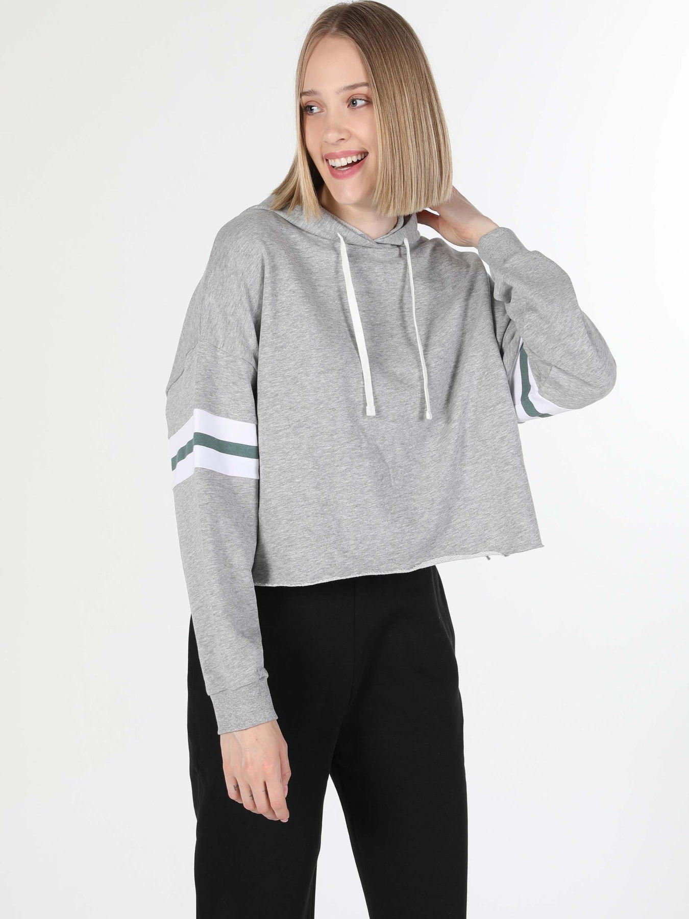 Худи и свитшоты Colin’s модель CL1060289_Q1.V1_MGA Фото