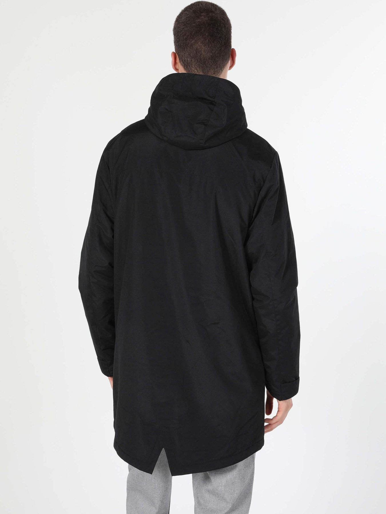 Куртки та дублянки Colin’s модель CL1055609_Q1.V1_BLK Фото