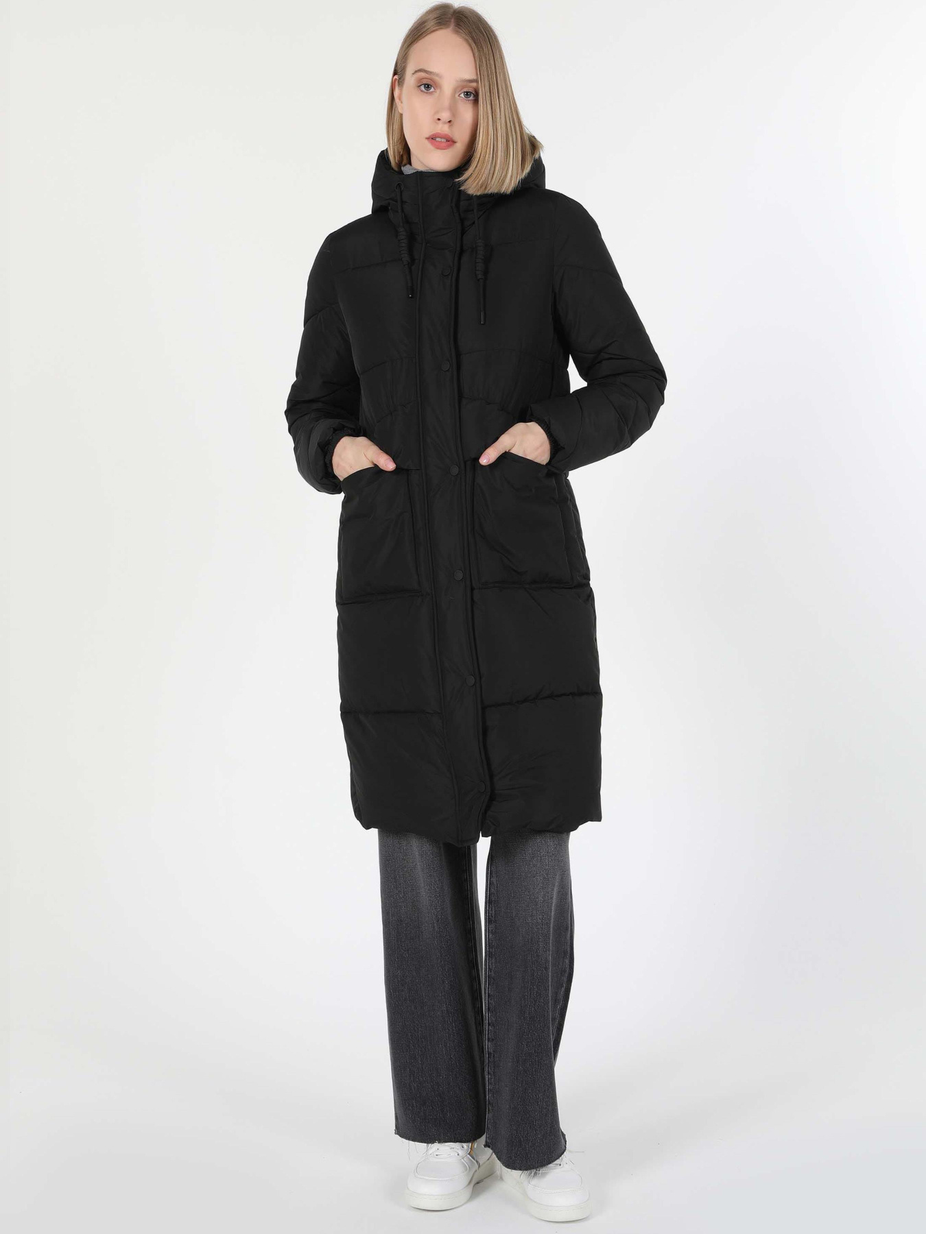 Куртки и дубленки Colin’s модель CL1060243_Q1.V1_BLK Куртки и дубленки Colin’s модель CL1060243_Q1.V1_BLK Фото