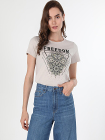 Футболки и поло Colin’s модель CL1060505_Q1.V1_BEI Футболки и поло Colin’s модель CL1060505_Q1.V1_BEI Фото