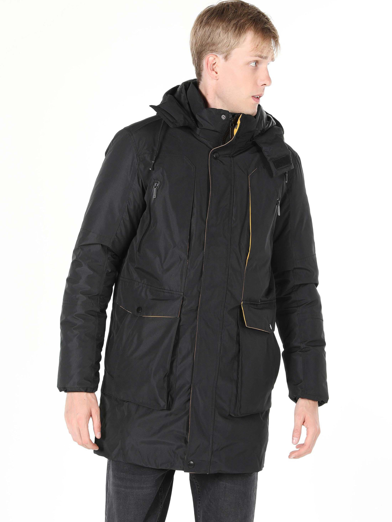 Куртки и дубленки Colin’s модель CL1060979_Q1.V1_BLK Фото