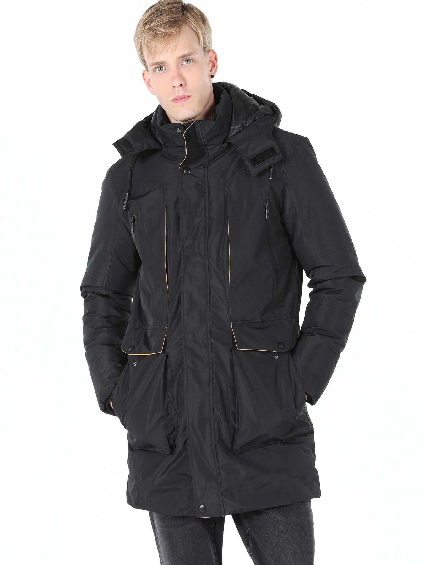 Куртки и дубленки Colin’s модель CL1060979_Q1.V1_BLK Фото