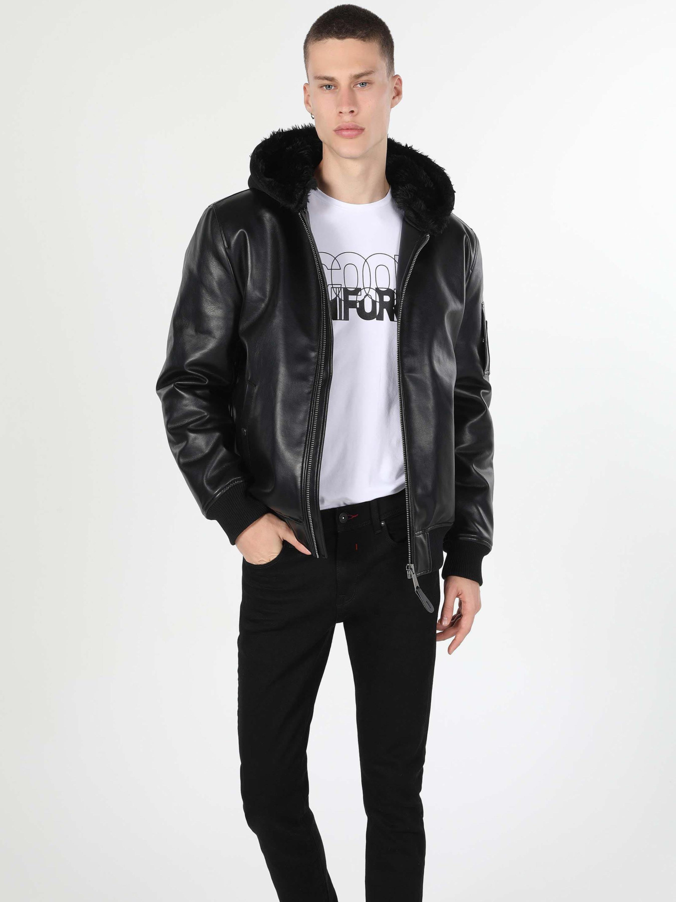 Куртки Colin’s модель CL1060744_Q1.V1_BLK Куртки Colin’s модель CL1060744_Q1.V1_BLK Фото