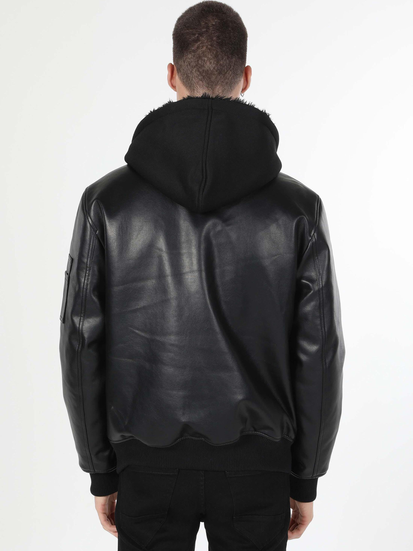 Куртки и дубленки Colin’s модель CL1060744_Q1.V1_BLK Фото