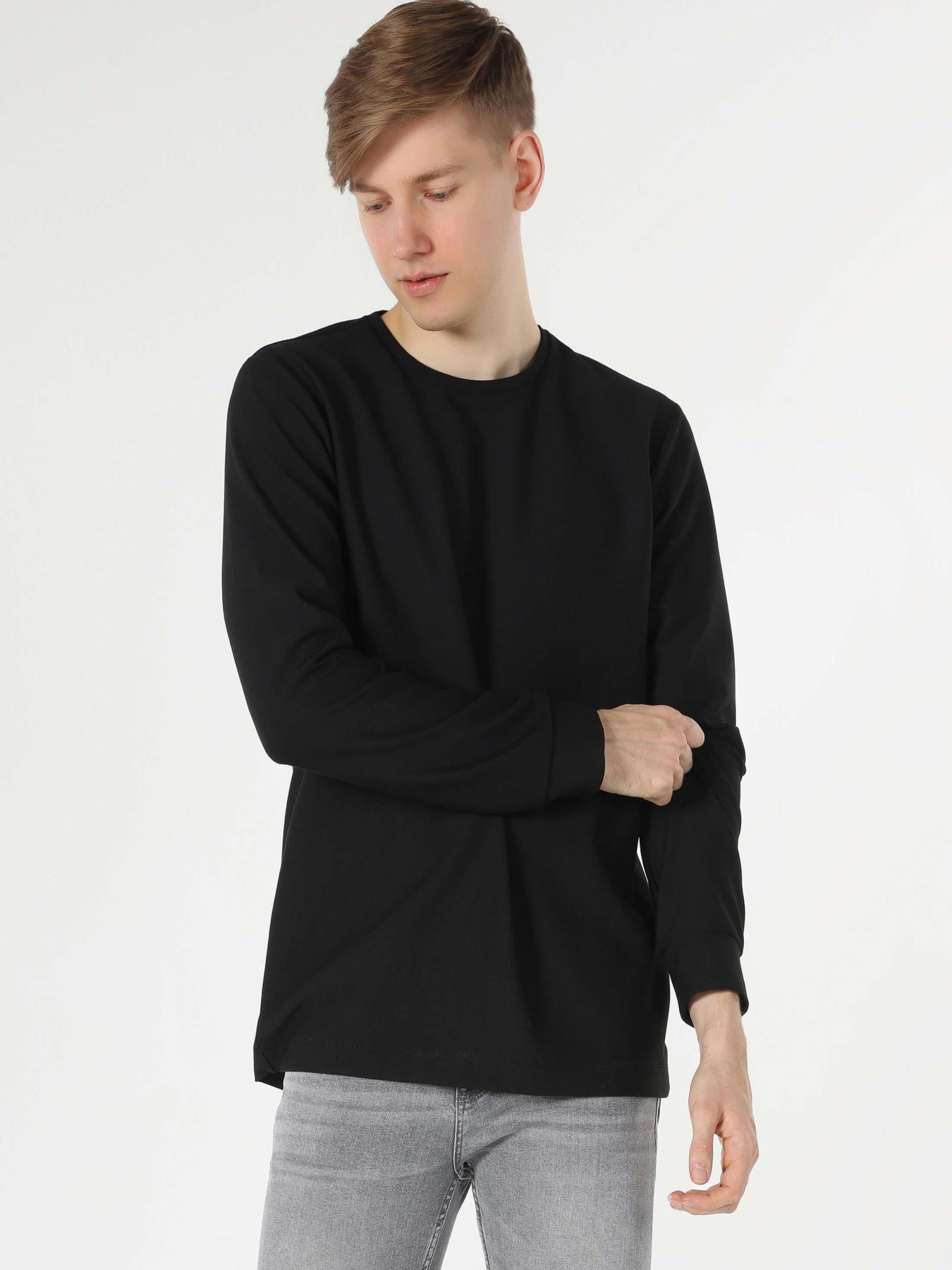 Худи и свитшоты Colin’s модель CL1062460_Q1.V1_BLK Фото