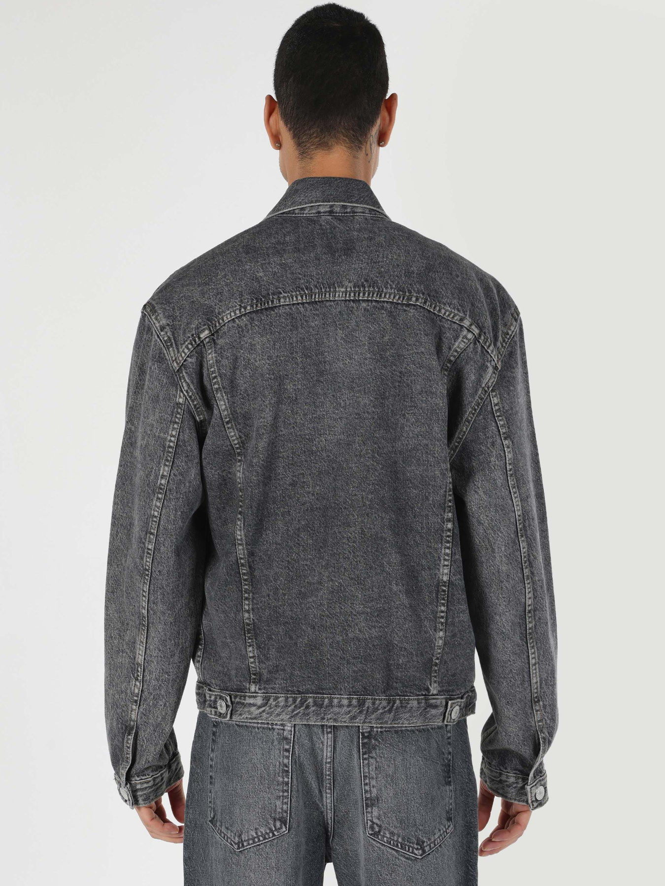 Куртки Colin’s модель CL1062449_Q1.V1_DN42469 Фото