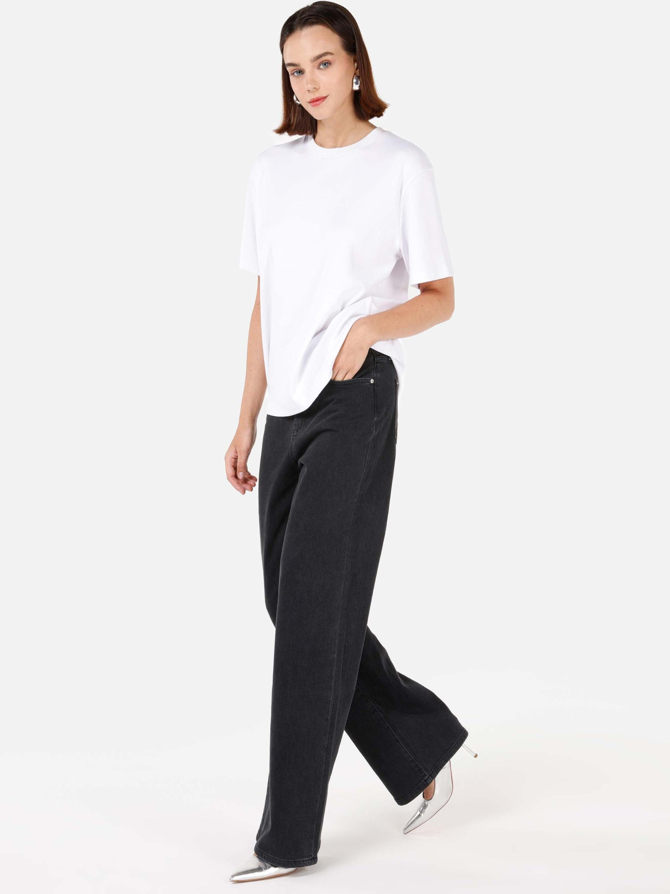 Прямые джинсы Colin’s модель CL1070804_Q1.V1_DN42406 Прямые джинсы Colin’s модель CL1070804_Q1.V1_DN42406 Фото