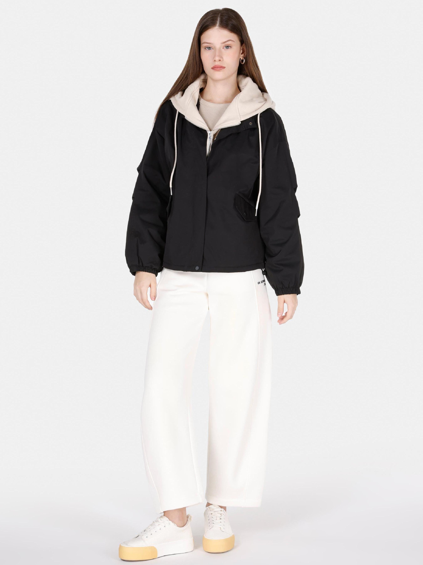 Куртки и дубленки Colin’s модель CL1072357_Q1.V1_BLK Фото