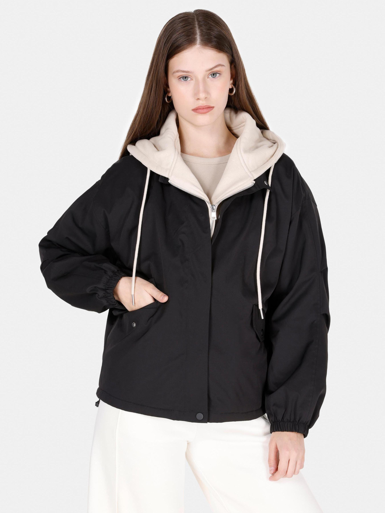 Куртки и дубленки Colin’s модель CL1072357_Q1.V1_BLK Фото