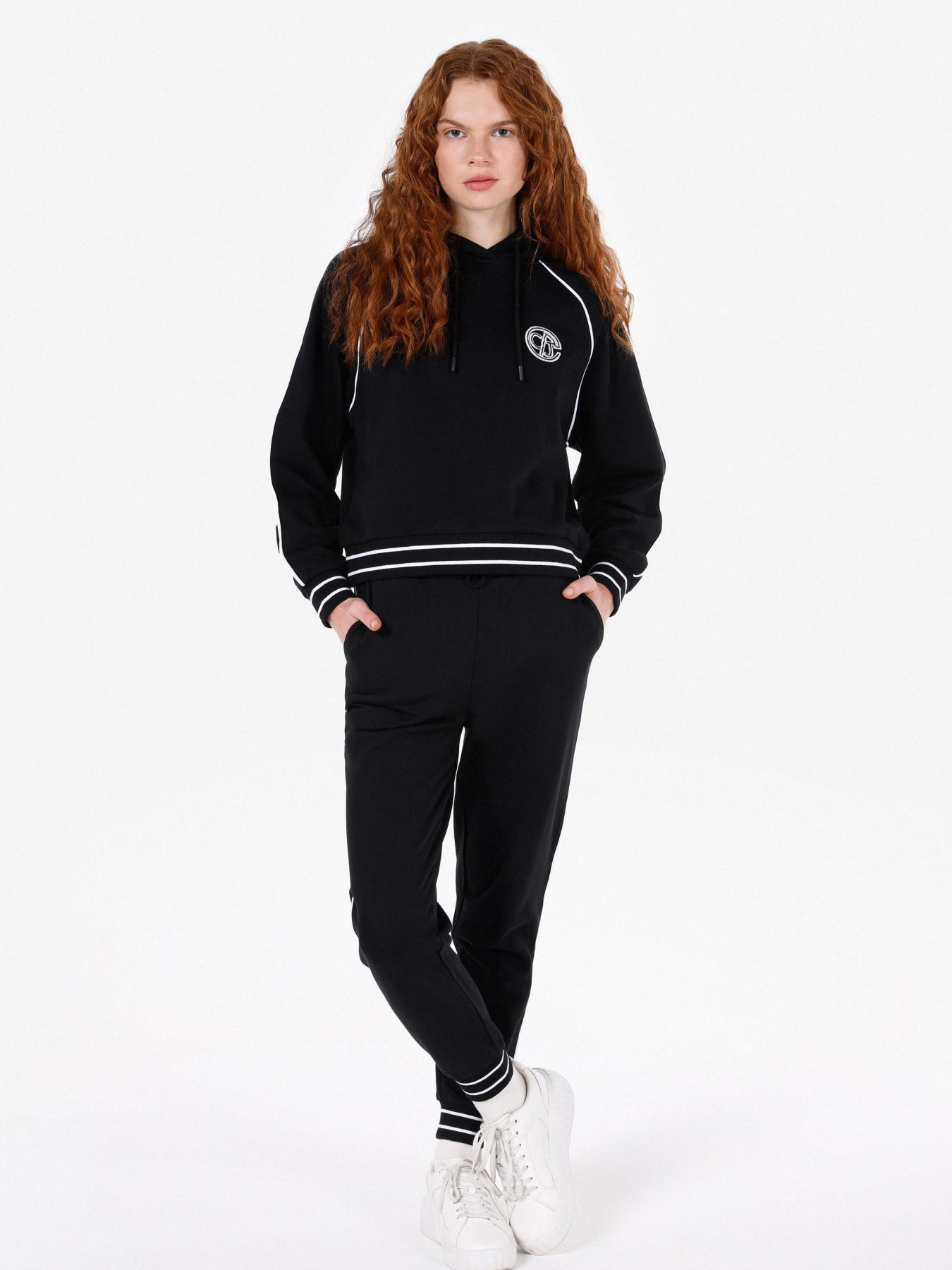 Худи и свитшоты Colin’s модель CL1071840_Q1.V1_BLK Фото