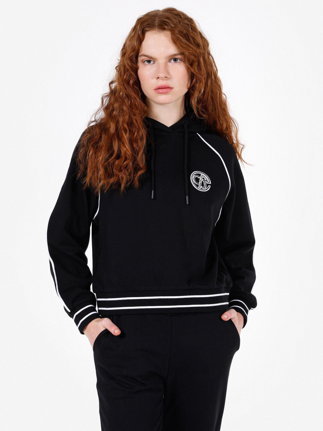 Худи и свитшоты Colin’s модель CL1071840_Q1.V1_BLK Фото