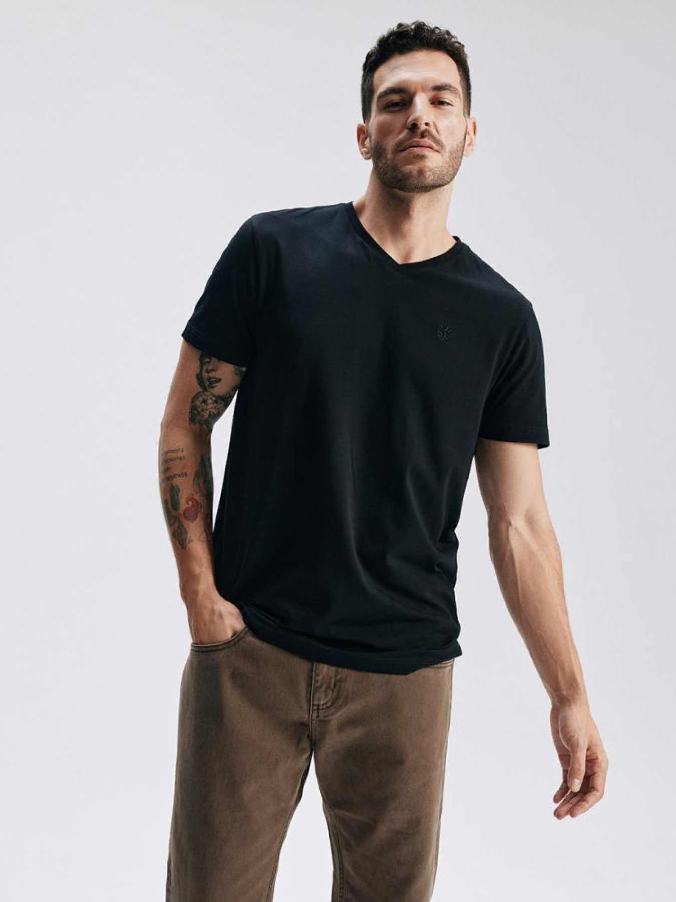 Футболка DIVERSE V Neck 251 модель 10046178 Фото