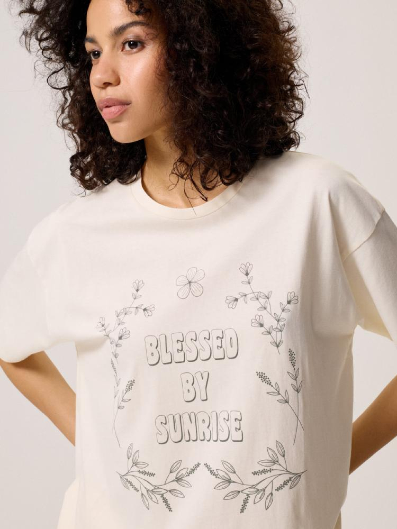 Футболка DIVERSE Lungi модель 10044407 Футболка DIVERSE Lungi модель 10044407 Фото