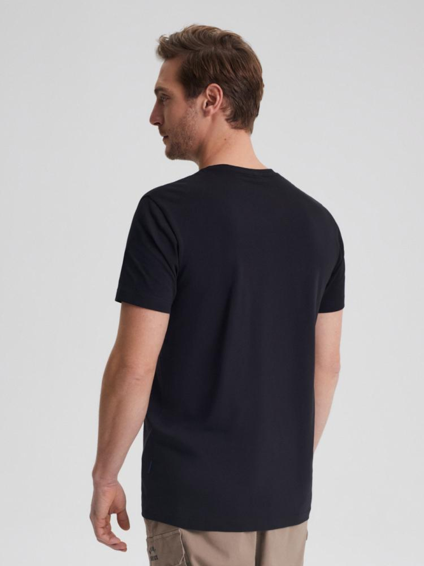 Футболка DIVERSE V Neck модель 10043940 Фото