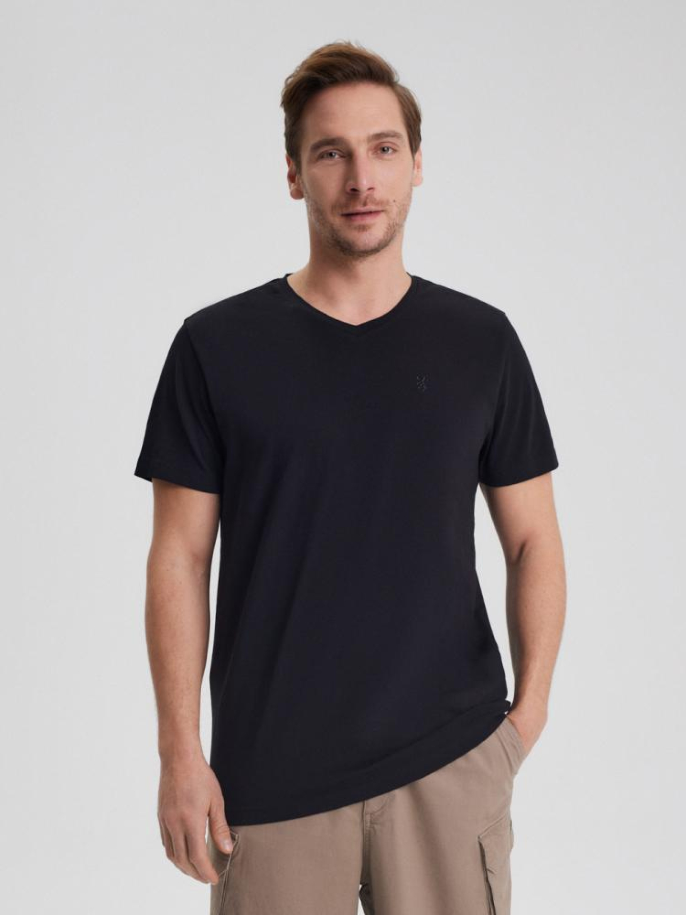 Футболка DIVERSE V Neck модель 10043940 Фото