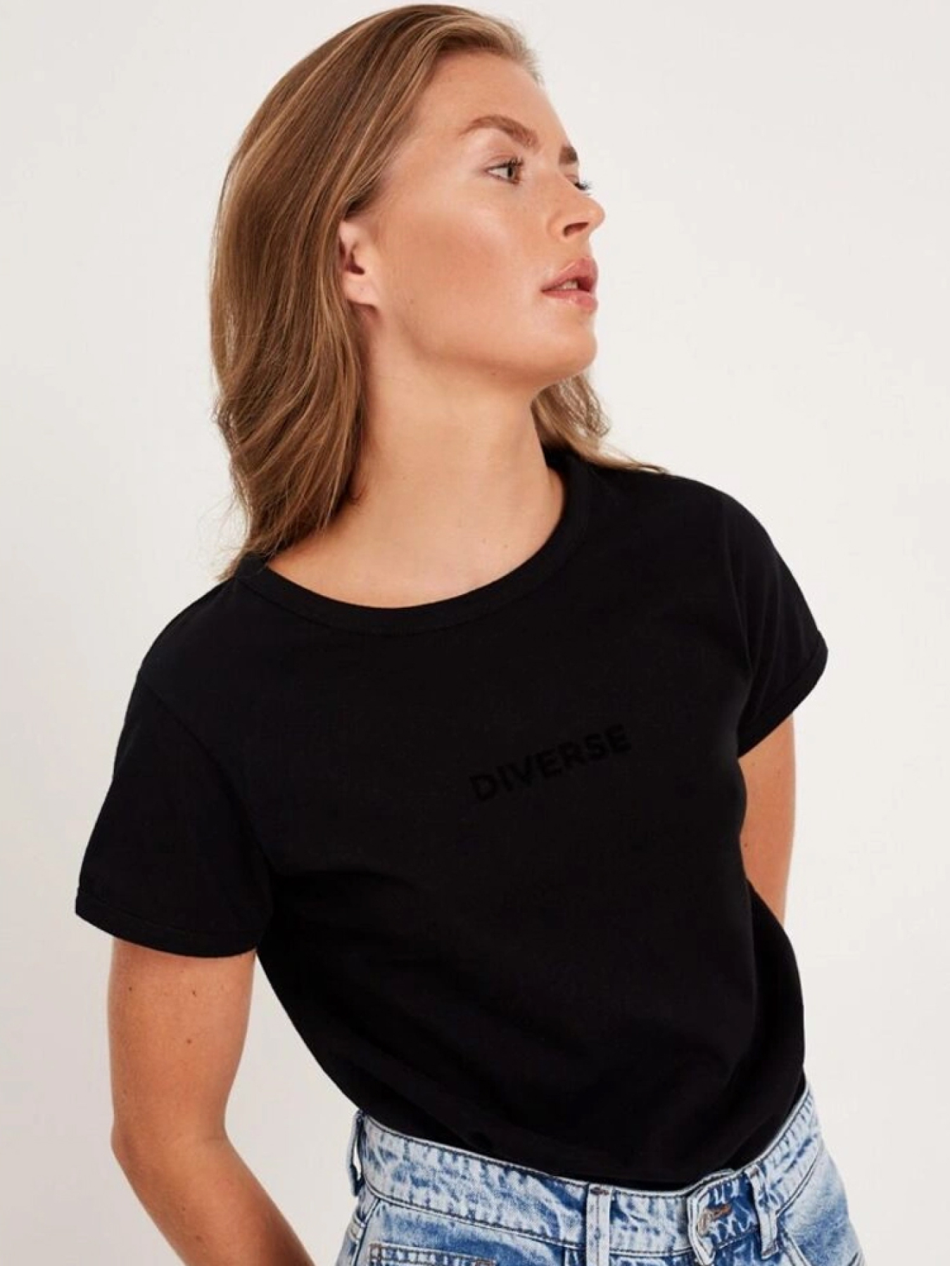 Футболка DIVERSE Corecherrie Ii модель 10037722 Фото
