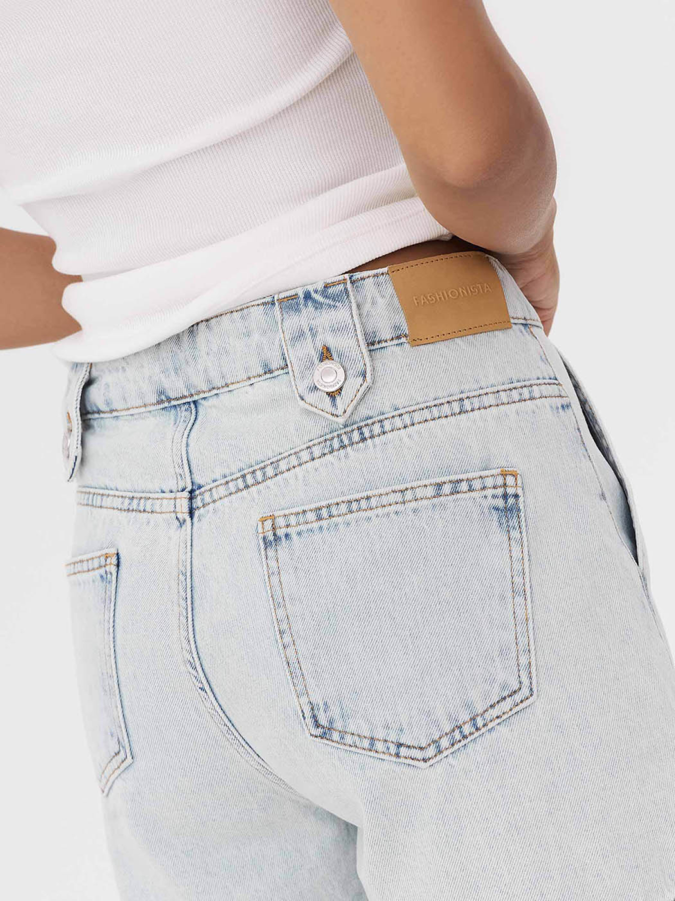 Шорты джинсовые FASHIONISTA модель J5028 Фото