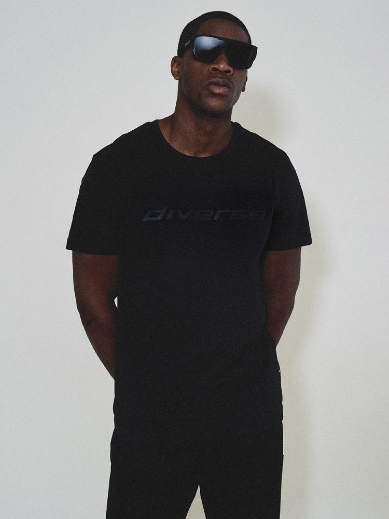 Футболка DIVERSE Core Logo 244 модель 10044961 Фото