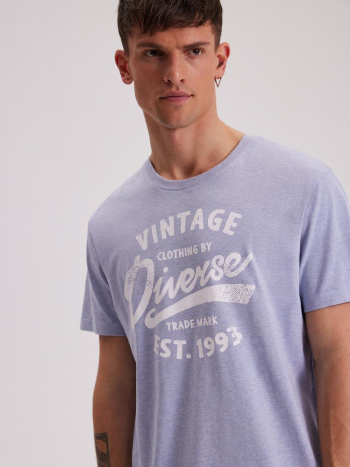 Футболка DIVERSE Assaj Viii модель 10043938 Фото