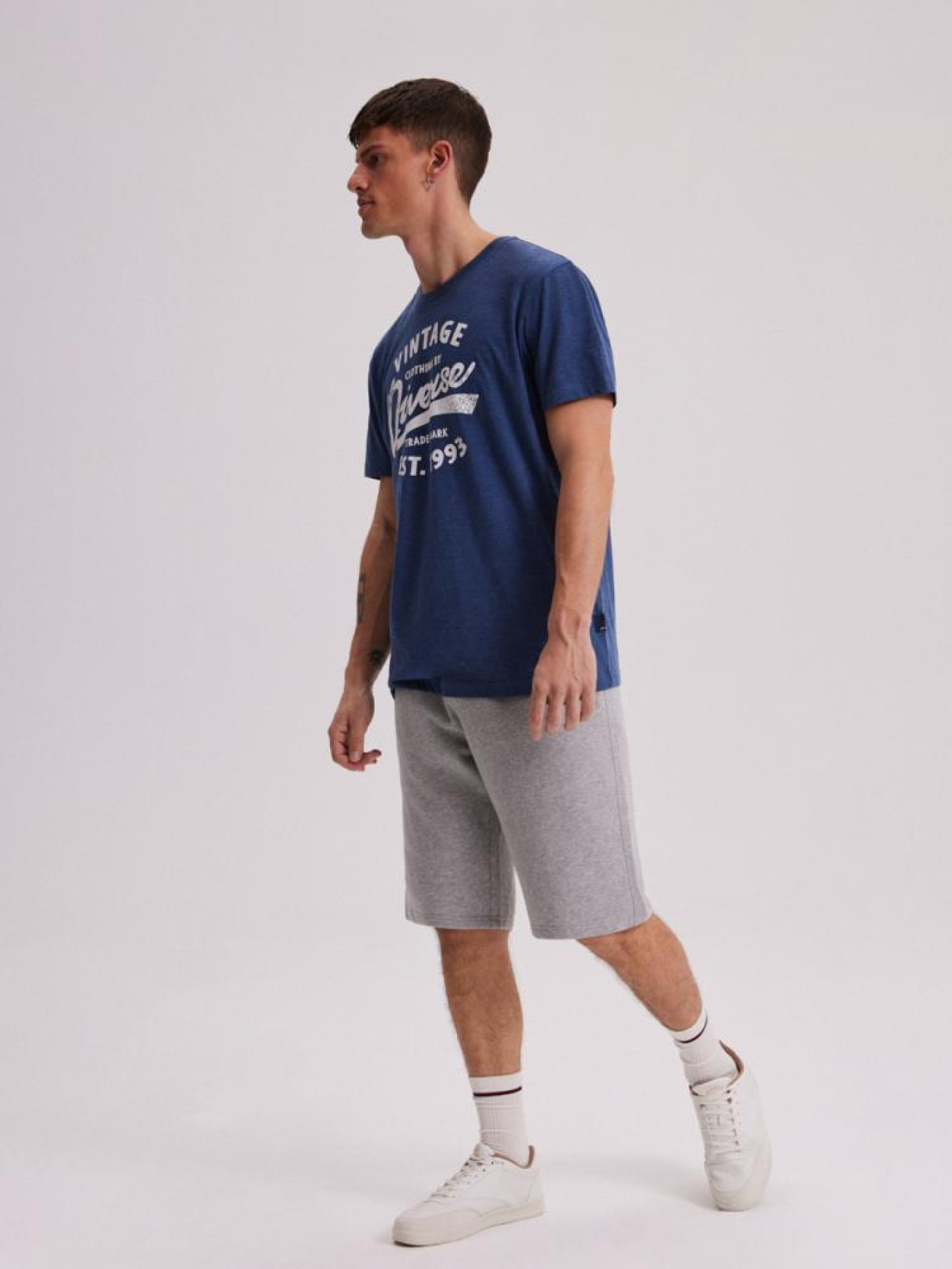 Футболка DIVERSE Assaj Viii модель 10043938 Фото