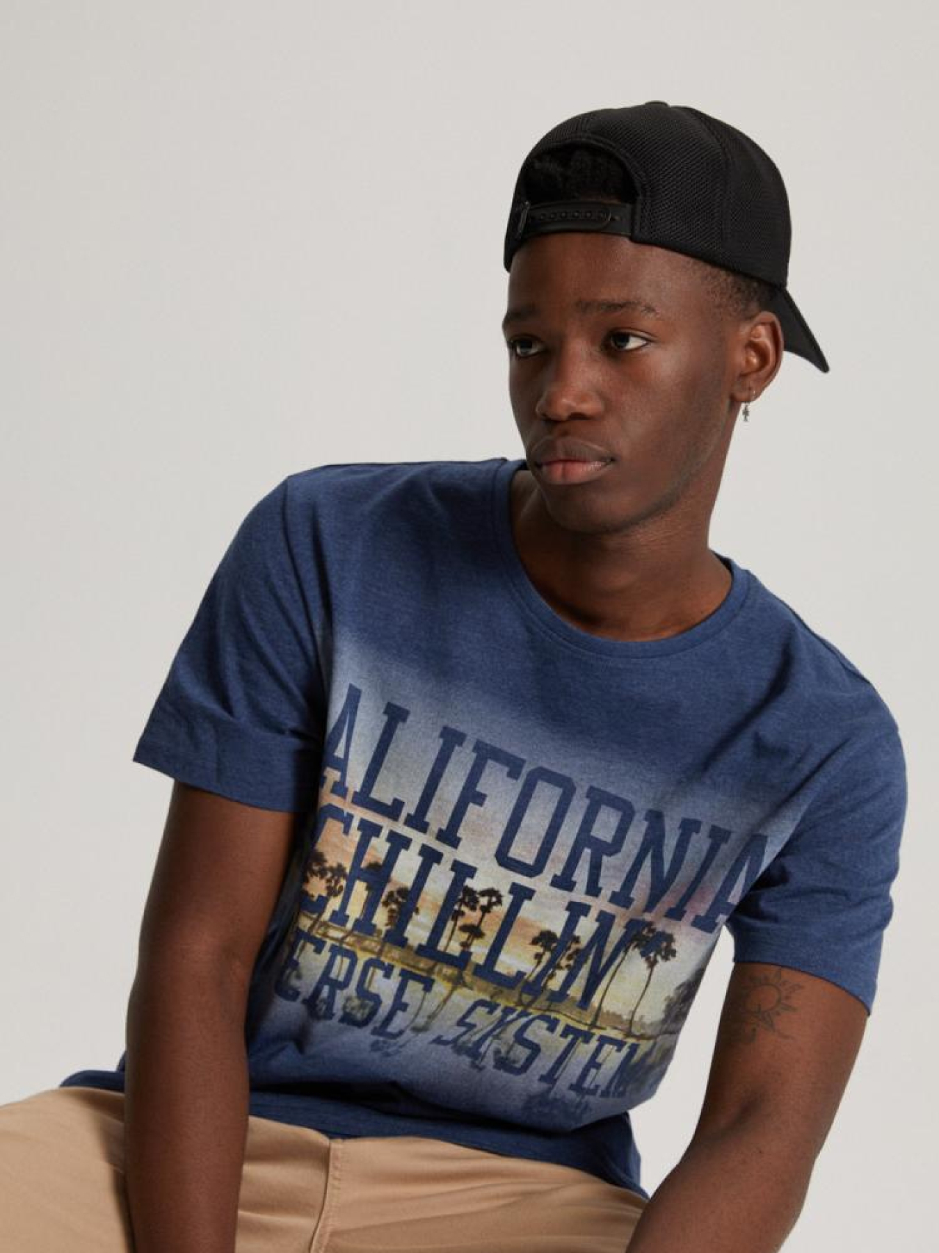 Футболка DIVERSE Citylane La модель 10041869 Футболка DIVERSE Citylane La модель 10041869 Фото