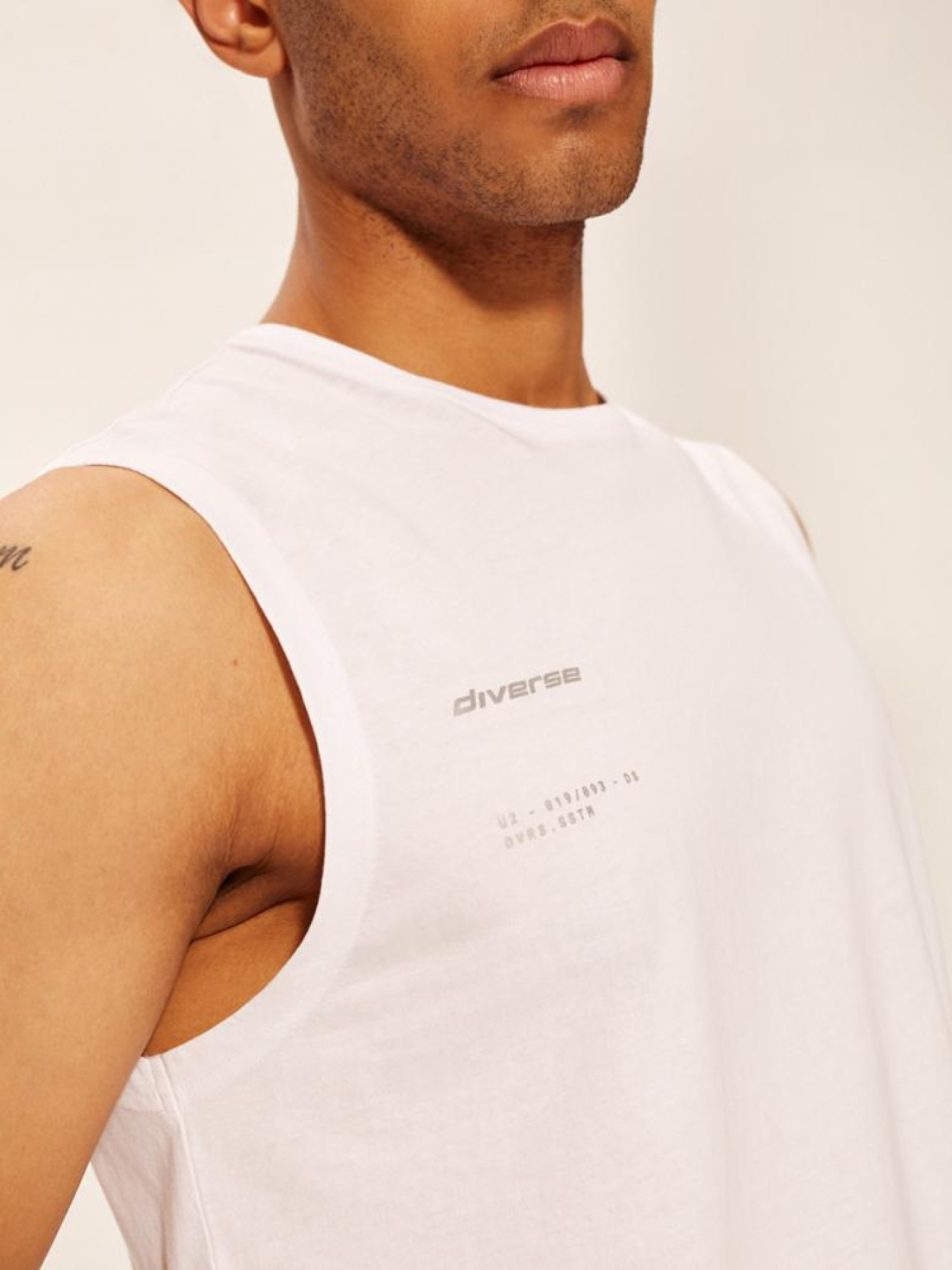 Футболка DIVERSE Util Top модель 10039640 Фото