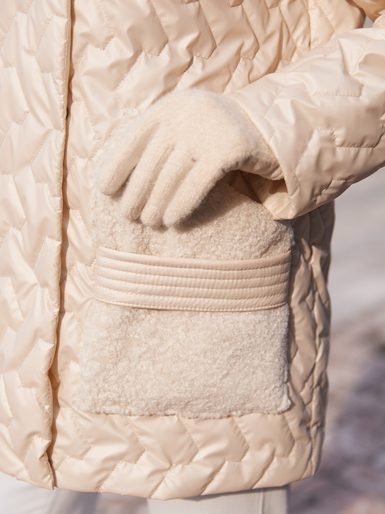 Куртки MilaNova модель Куртка К-363 молоко Фото