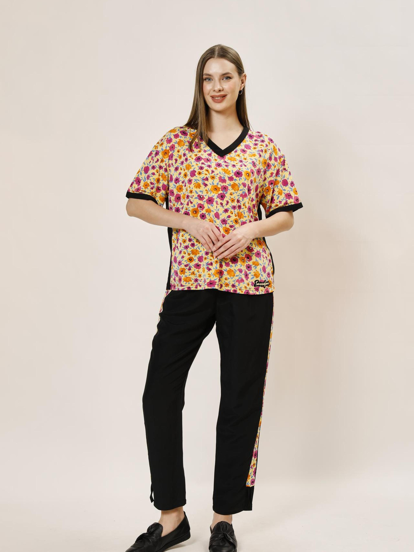 Штани повсякденні Sassofono Модель A242-SF-317011_черный_желтый Фото