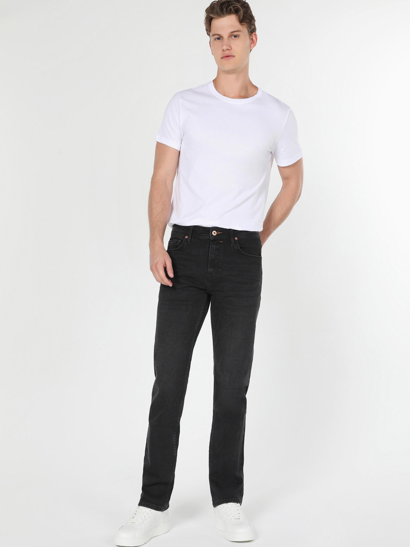 Прямые джинсы Colin’s модель CL1060117_Q1.V1_DN42157 Прямые джинсы Colin’s модель CL1060117_Q1.V1_DN42157 Фото