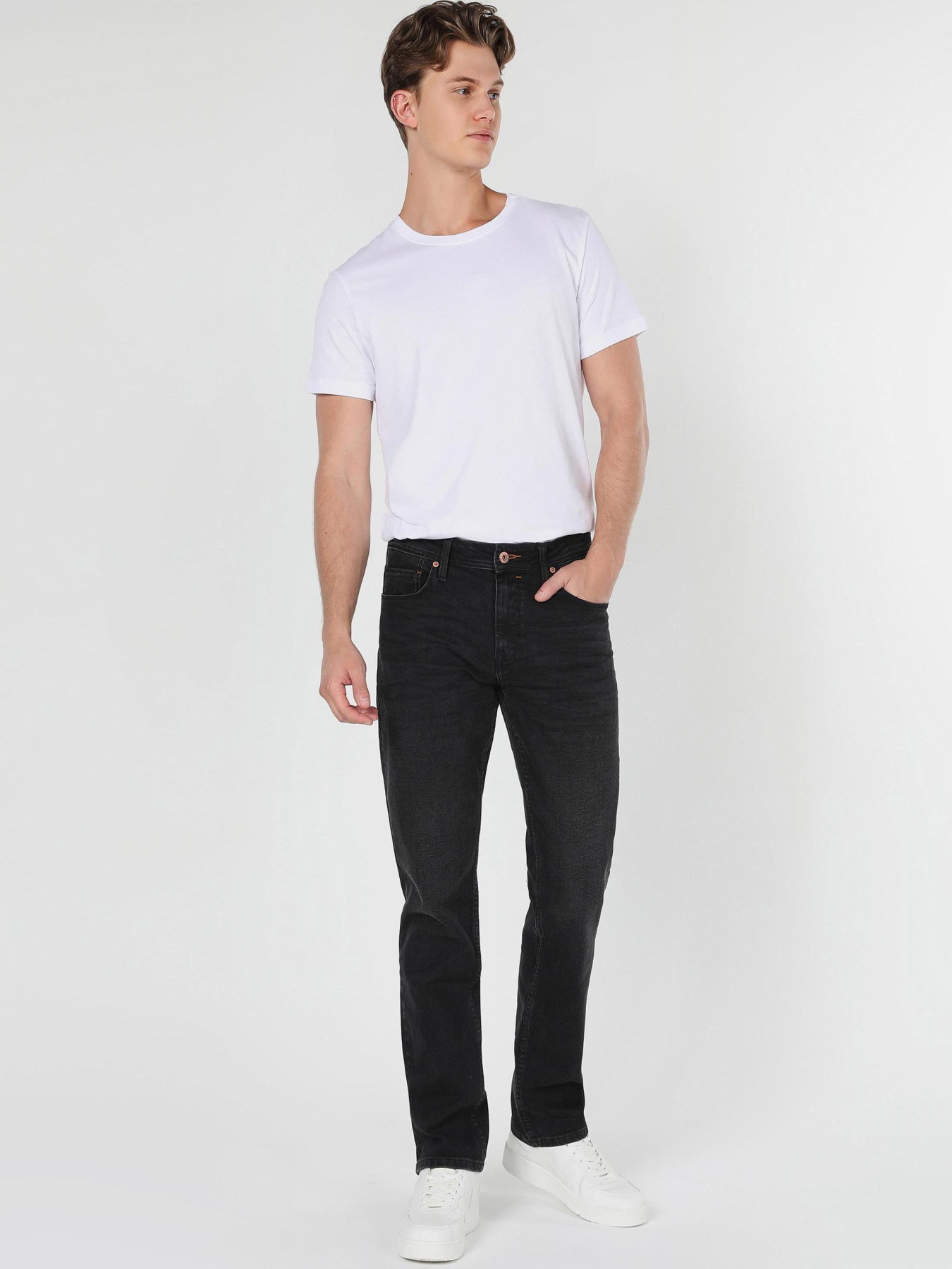 Прямые джинсы Colin’s модель CL1060117_Q1.V1_DN42157 Прямые джинсы Colin’s модель CL1060117_Q1.V1_DN42157 Фото