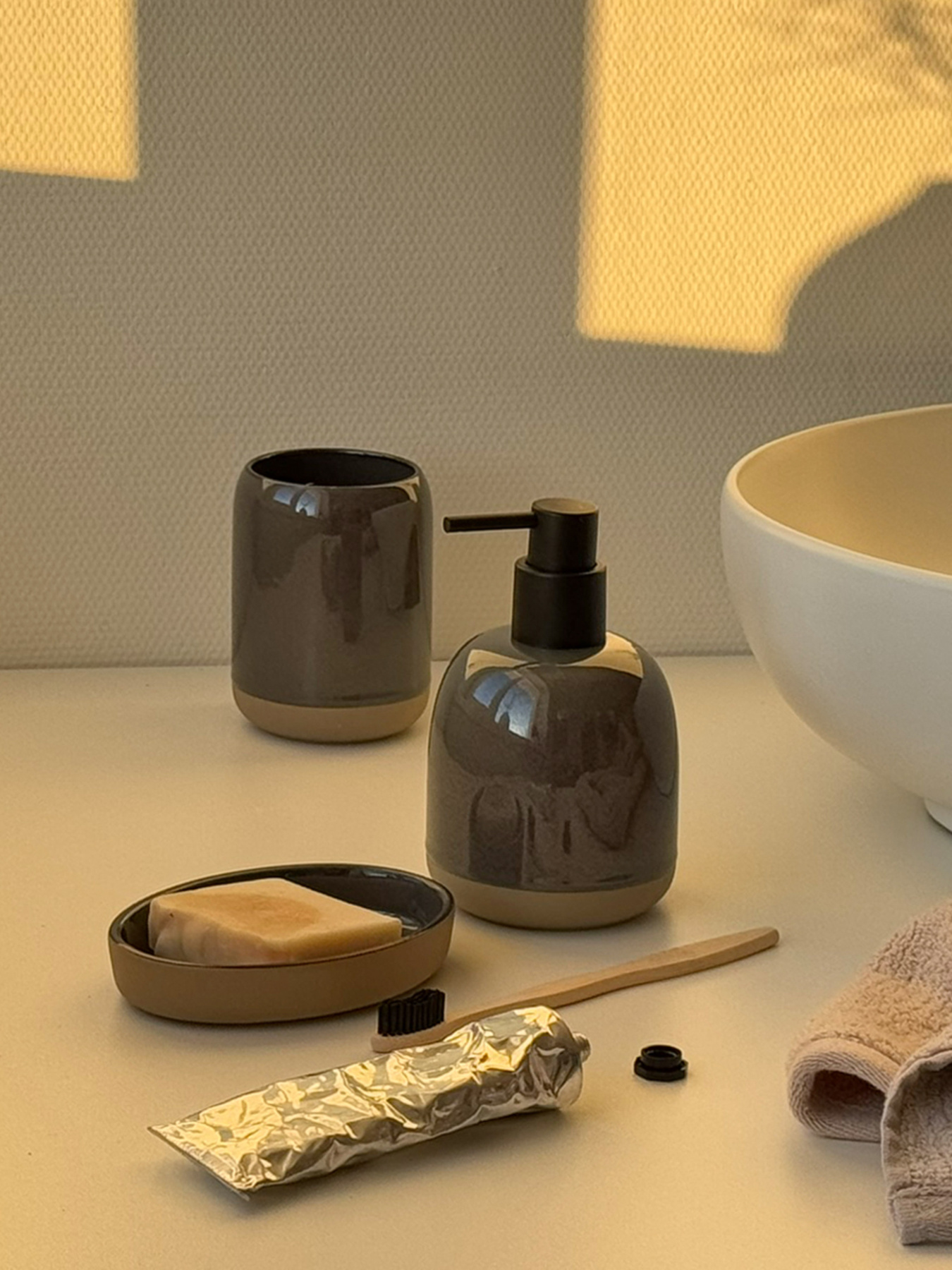 Подставка для зубных щеток "Delhi" серая MBM HOME модель BA-50 GRAY Фото