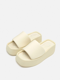 Шльопанці YUKI модель ЦБ-00238329 Фото